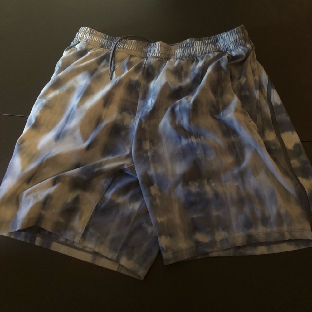 Lululemon xl blue tie dye shorts